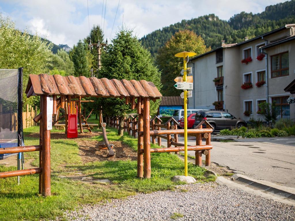 Hotel Diery Terchová エクステリア 写真