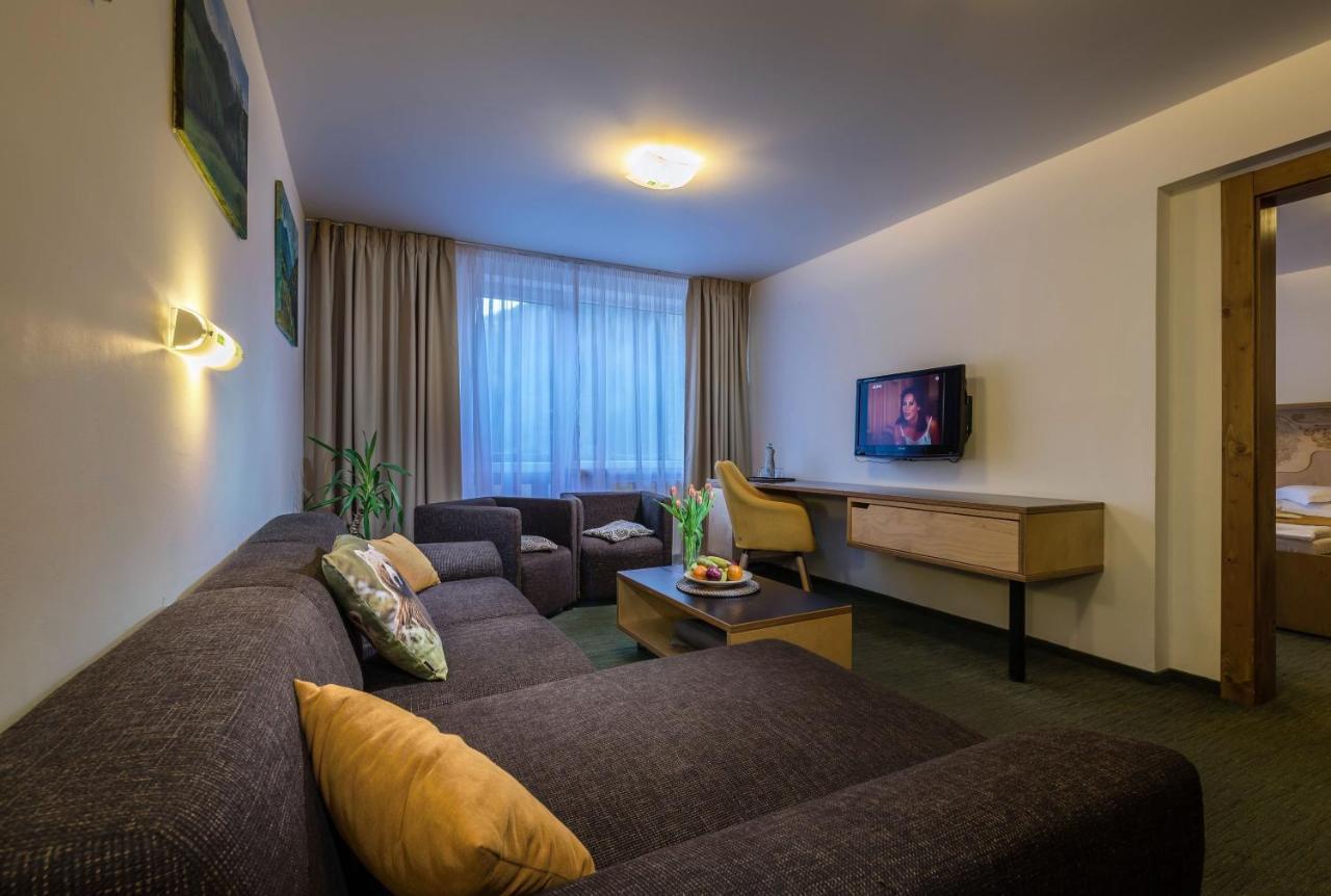 Hotel Diery Terchová エクステリア 写真